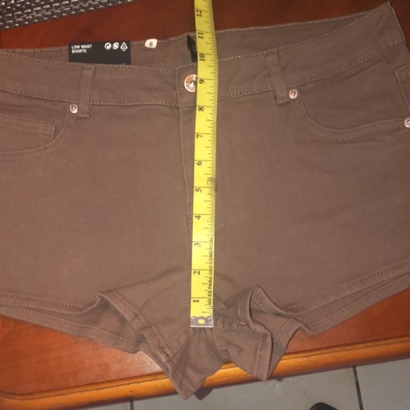 NWT H&M divided fitted shorts low waist fly zip size 10 color light brown - Picture 11 of 14
